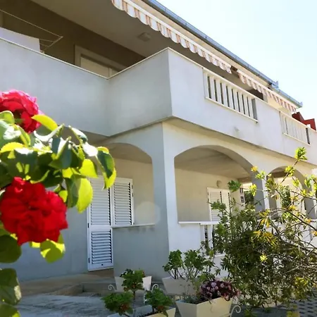 In With Balcony, Air Conditioning, Wifi, Washing Machine Appartamento