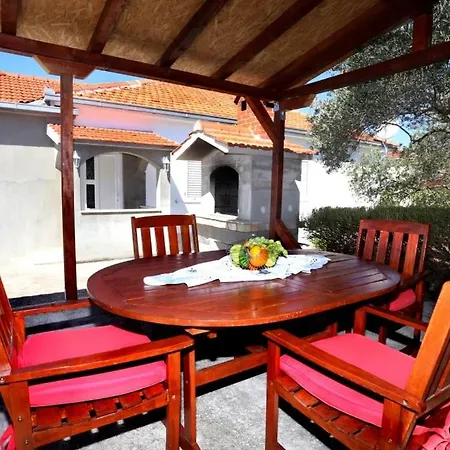 In With Balcony, Air Conditioning, Wifi, Washing Machine *